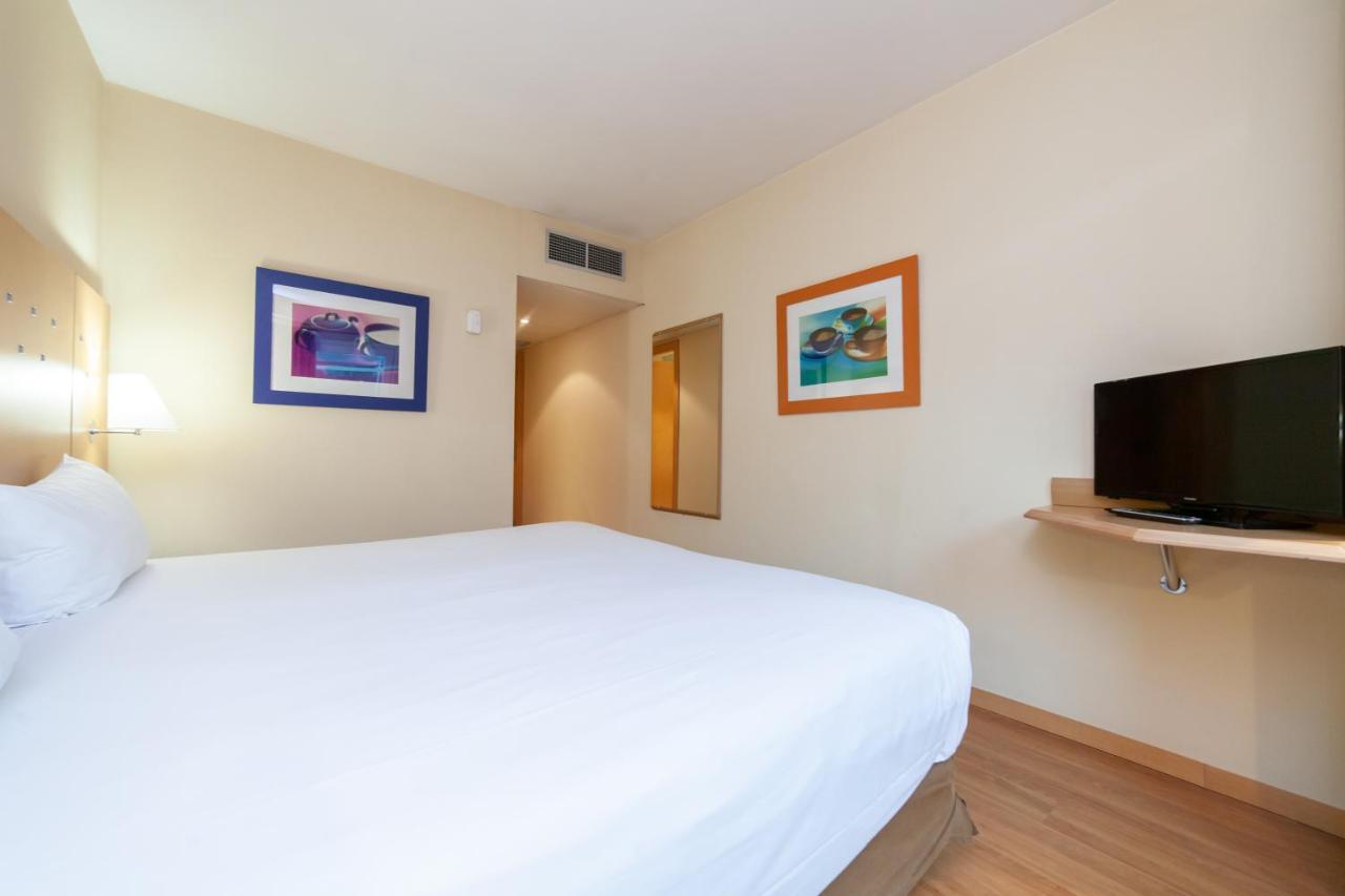 Отель Ibis Alcala De Henares La Garena Экстерьер фото