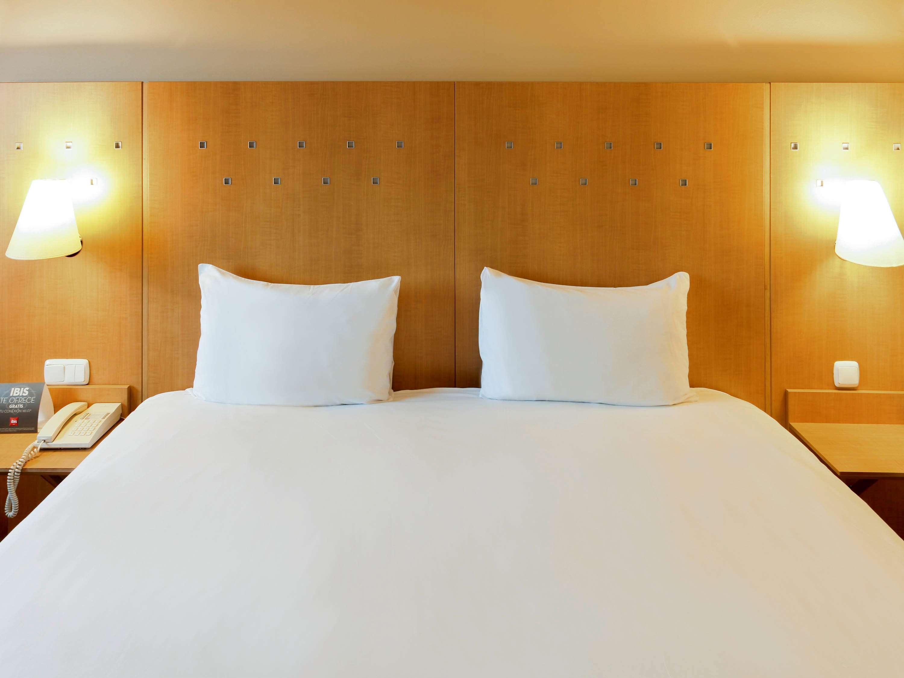 Отель Ibis Alcala De Henares La Garena Экстерьер фото