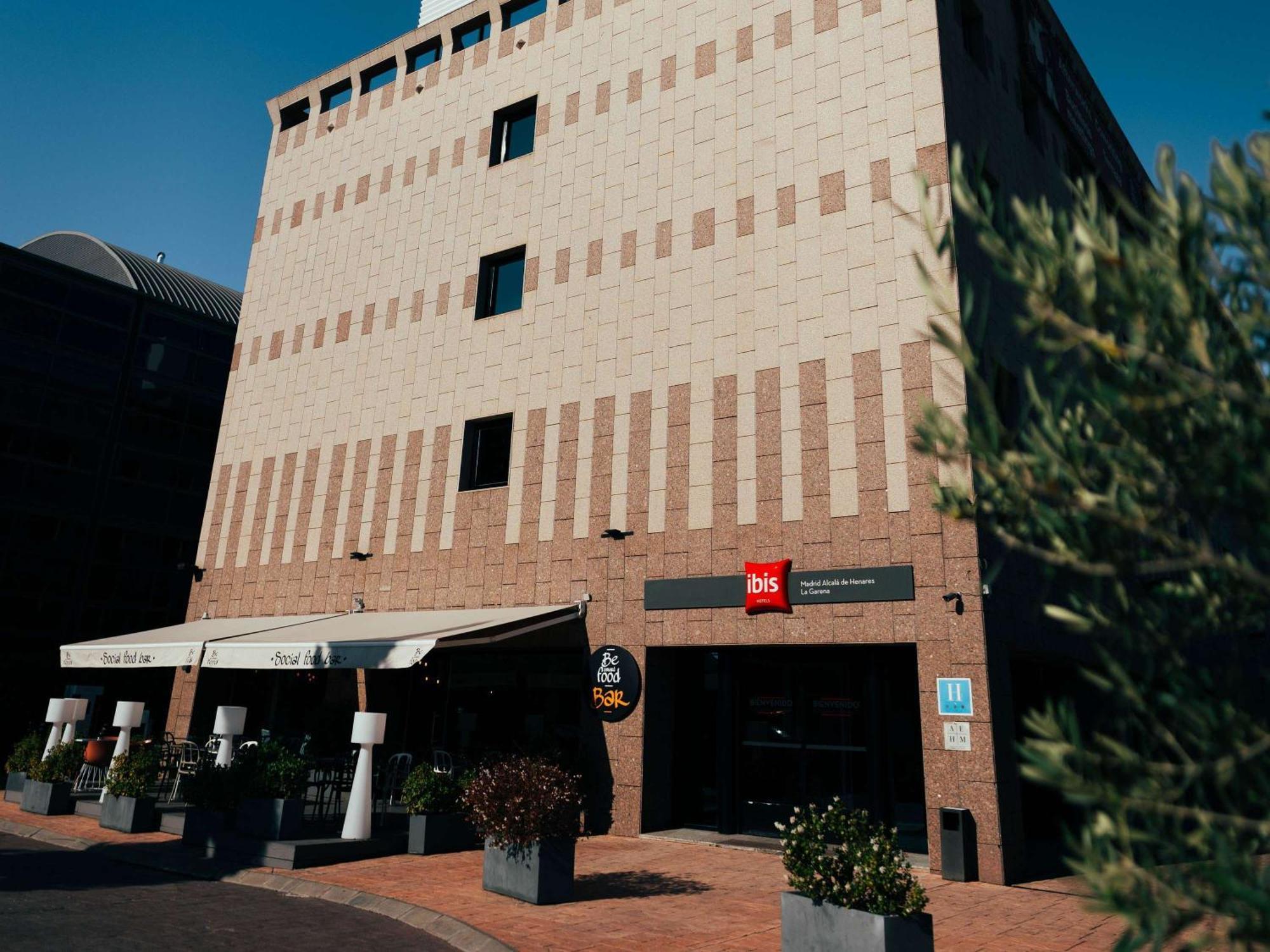 Отель Ibis Alcala De Henares La Garena Экстерьер фото